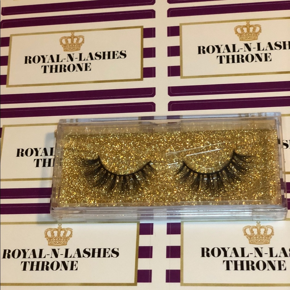 Throne Lashes